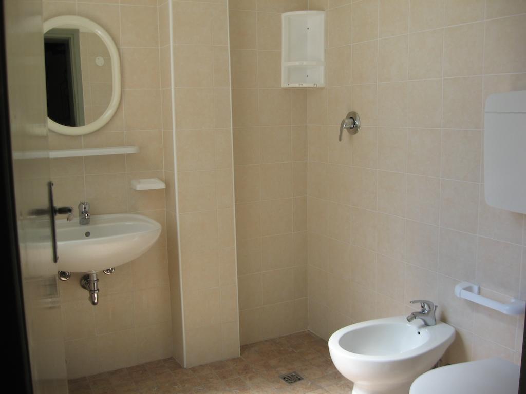 Hotel Eleonora Римини Стая снимка
