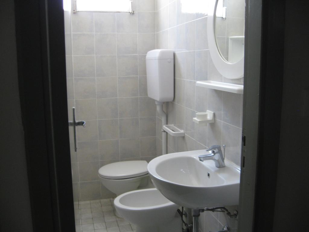 Hotel Eleonora Римини Стая снимка