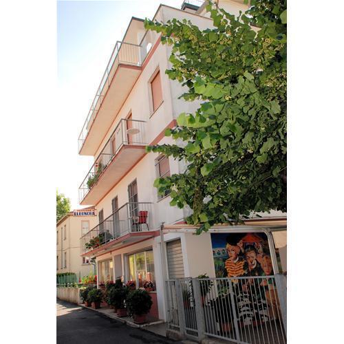 Hotel Eleonora Римини Екстериор снимка